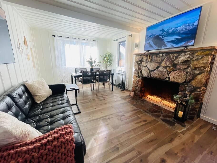 Sled-Ski Lakeside Village Cabin - Spa - Bbq - Firepit - Loft - Games 大熊湖 外观 照片