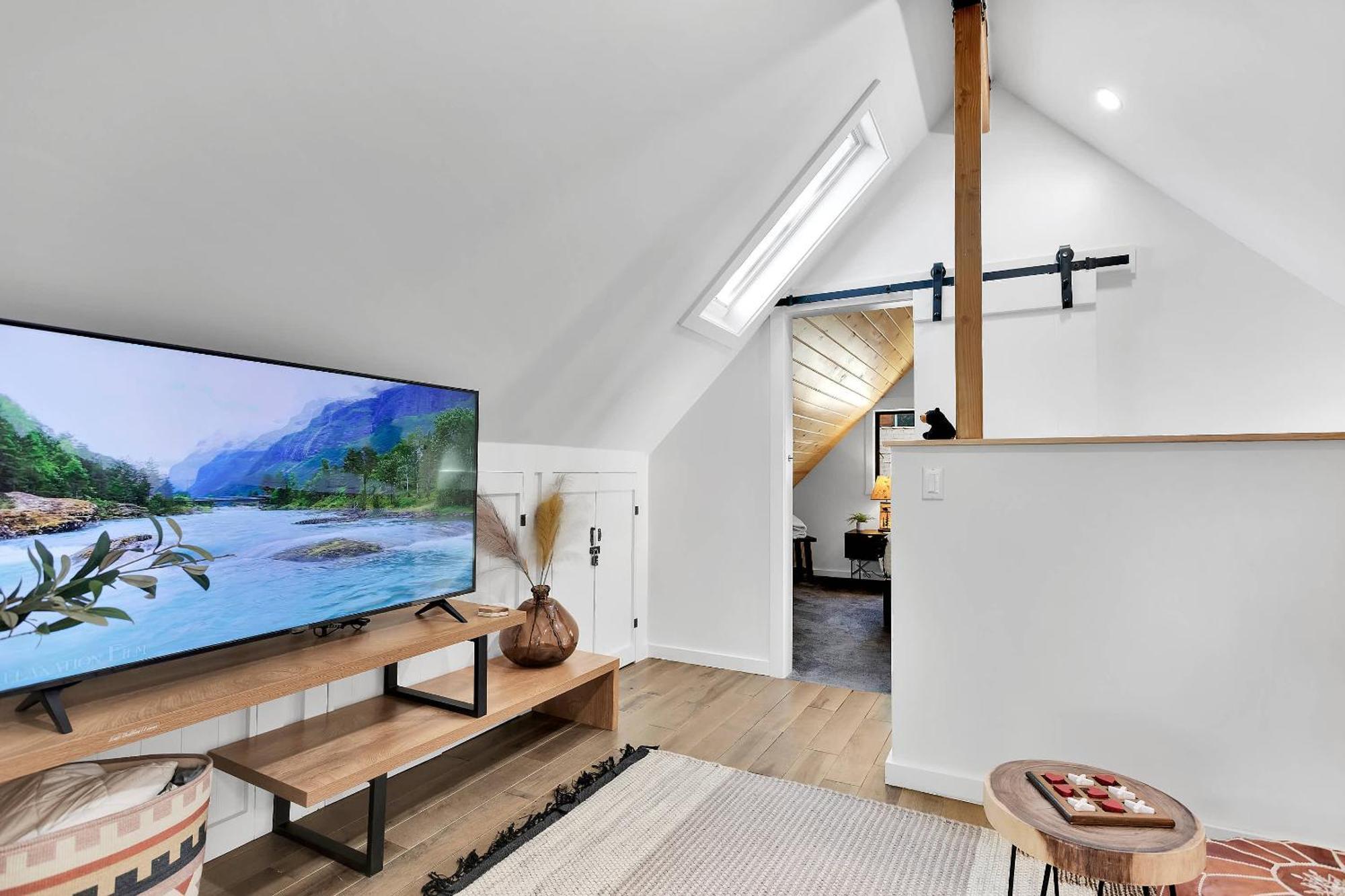 Sled-Ski Lakeside Village Cabin - Spa - Bbq - Firepit - Loft - Games 大熊湖 外观 照片